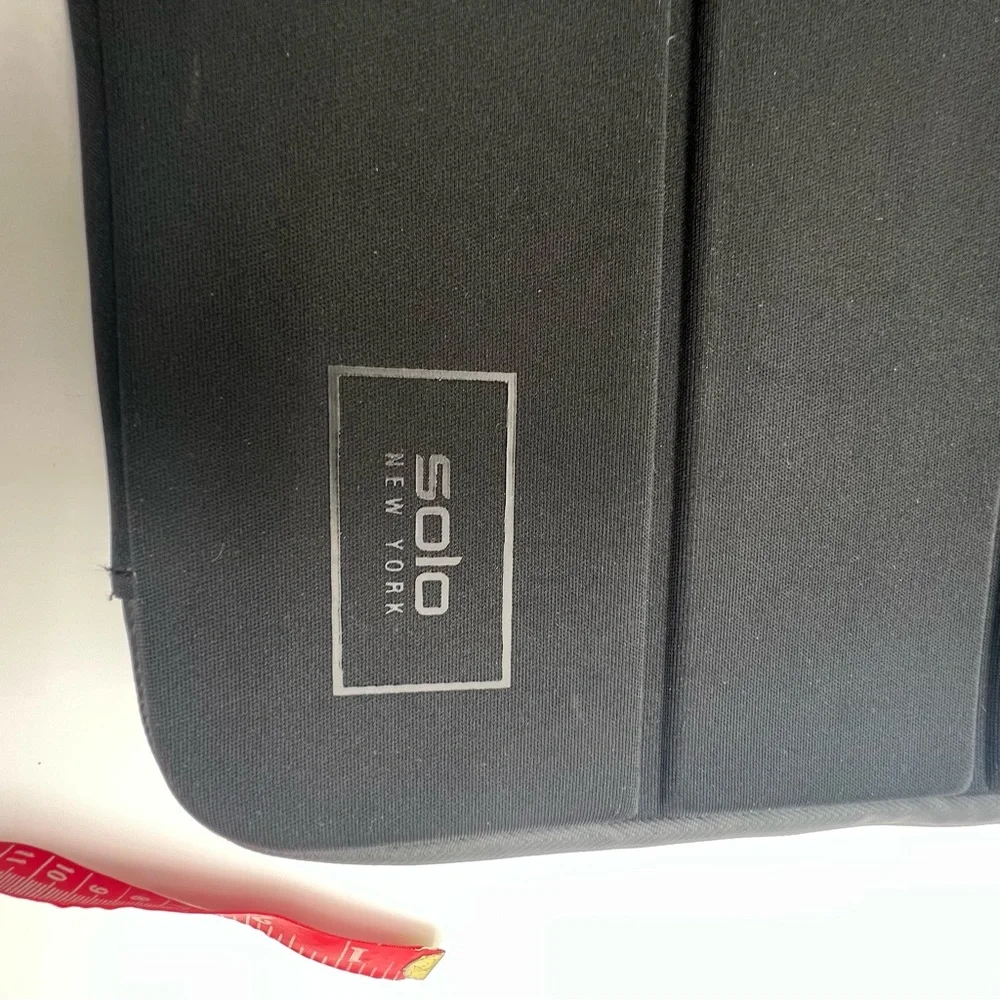 Solo Black Protective Tablet Sleeve